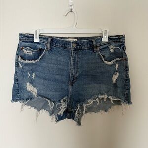 Abercrombie & Fitch Curve Love High Rise Mom Short